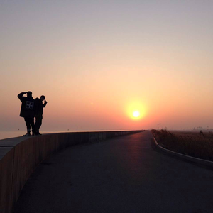 宝贝 夹住 乖,含着,吸出来
