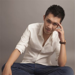 宝贝 夹住 乖,含着,吸出来
